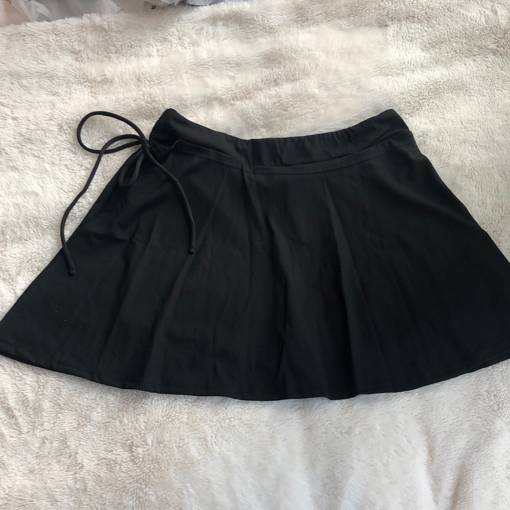 HALARA Brand new size L side slit drawstring skirt